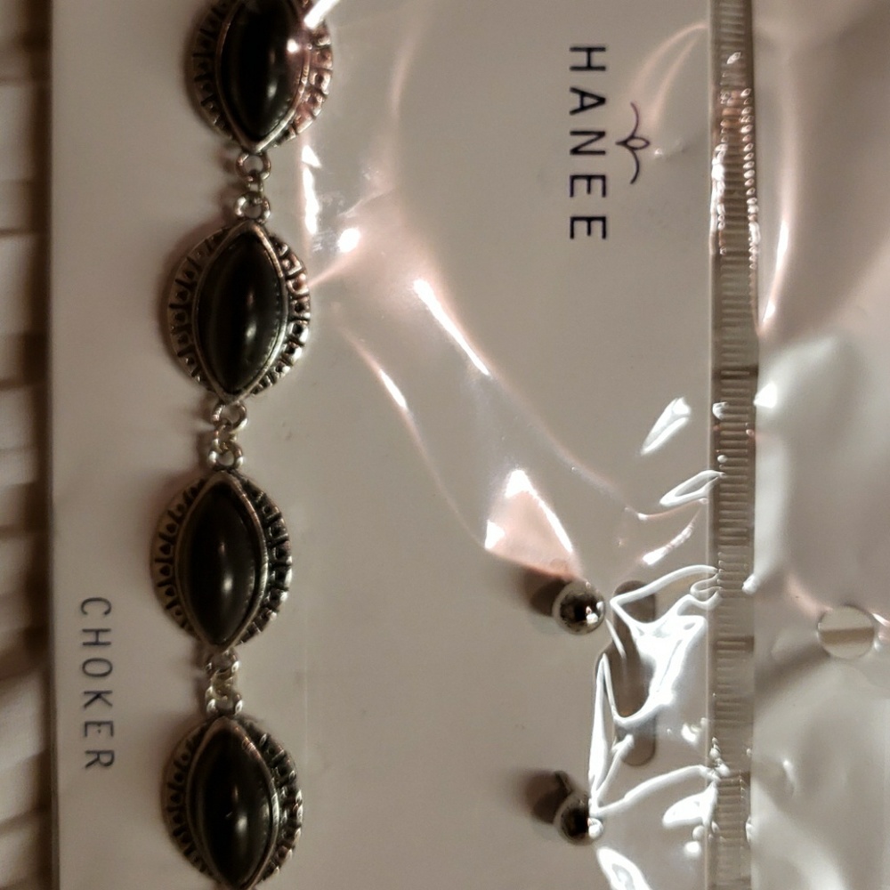 Necklace and earring set